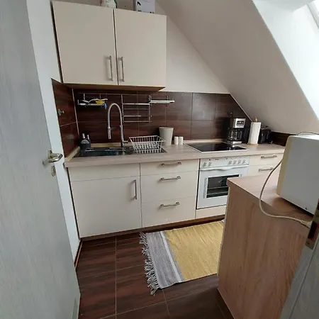 Stayinn Möckern - 1 Für 3 Personen -1zimmer Mit Schlafsofa Und Doppelbett-kein Zweites *