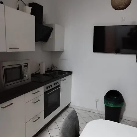 Stayinn Möckern - 1 Für 3 Personen -1zimmer Mit Schlafsofa Und Doppelbett-kein Zweites *