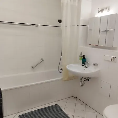 Stayinn Möckern - 1 Für 3 Personen -1zimmer Mit Schlafsofa Und Doppelbett-kein Zweites Apartment